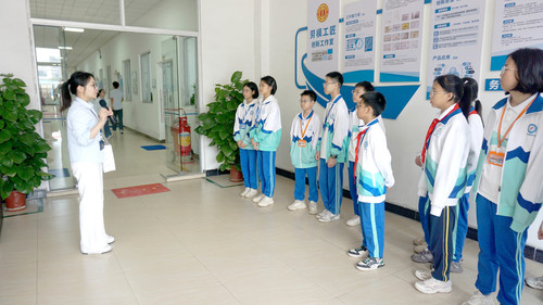 研发参观.jpg